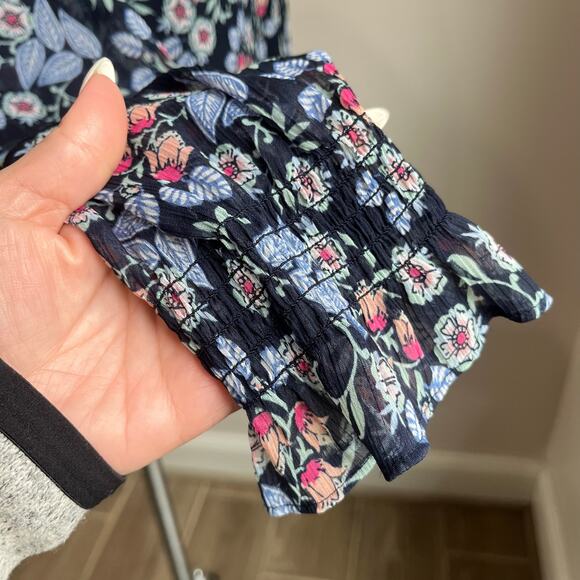 Loft Floral Blue Smocked Ruffle Tie Neck Blouse Size L Petite - Picture 5 of 9